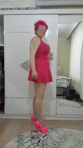 Alev-alev kendi yeri olan eskort Feray