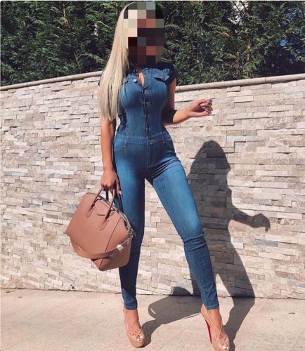 Benzersiz beyaz tenli kadın Arife