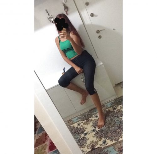 Benzersiz sarışın Güllü