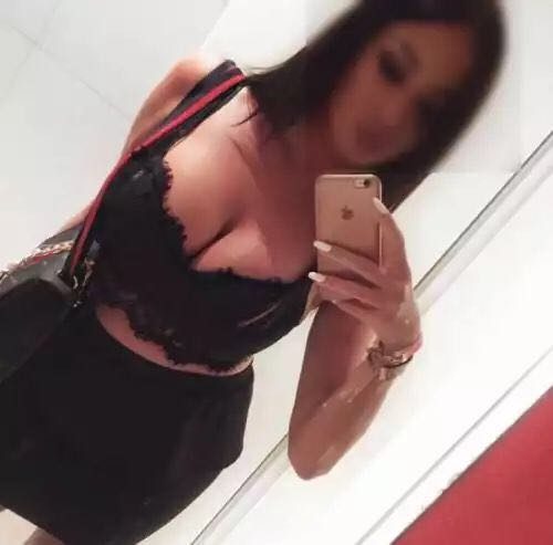 Cazibeli masöz kız çiler