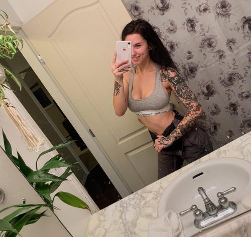 Çekici fatezi yapan kadın Ateş