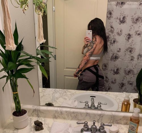 Çekici fatezi yapan kadın Ateş