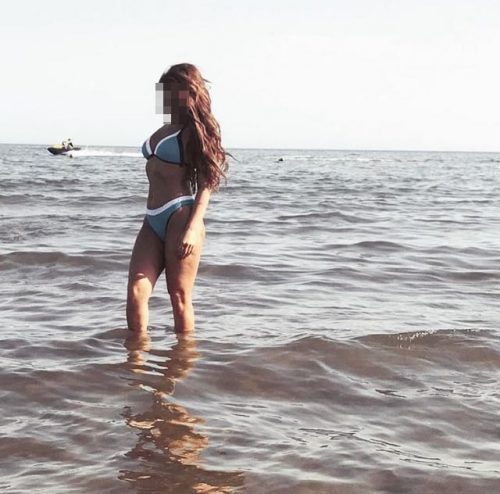 Çekici öpüşmeyi seven bayan Nilay