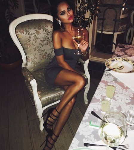 Çekici oral yapan eskort Naşide