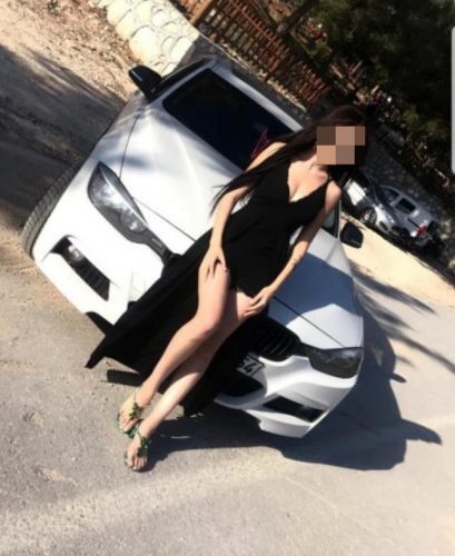 Cıvıl-cıvıl masaj yapan eskort Aydan