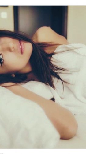 Elit dans yapan kadın Bilun