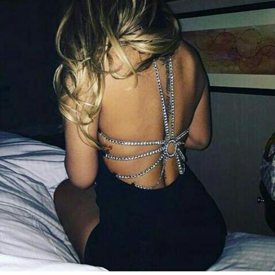 Esenyurt'taki Büyüleyici Güzel: Mükemmel Servisler, Mükemmel Eğlence