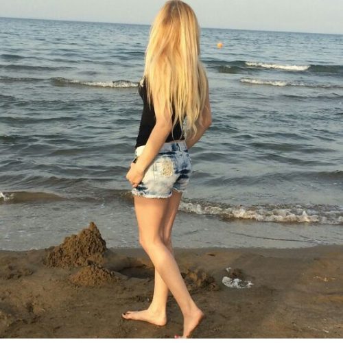 Esenyurt'taki Büyüleyici Güzel: Mükemmel Servisler, Mükemmel Eğlence