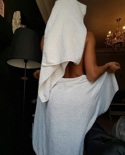 Etkileyici kendi yeri olan bayan Adalet