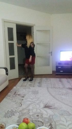 Etkileyici olgun kadın Kiraz