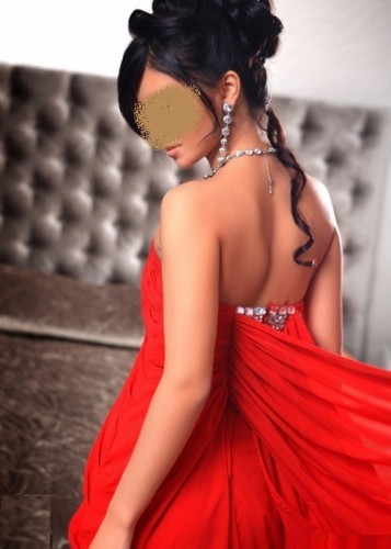 Gösterişli fatezi yapan hatun Elçin