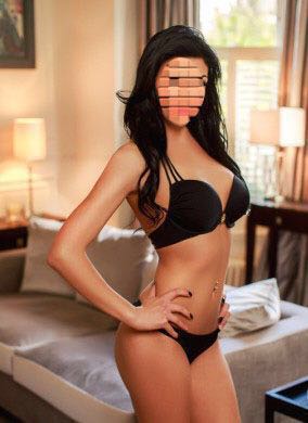 Gösterişli oral yapan hanım Nefise