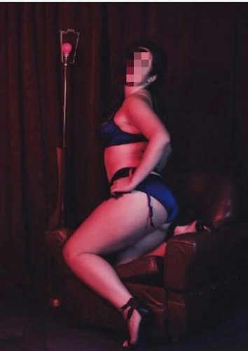 Gösterişli otelde buluşan eskort Asiye