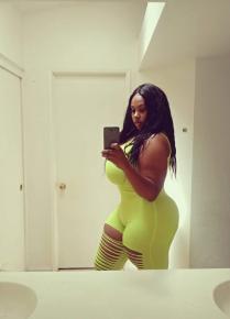 Kusursuz sakso çeken bayan Emine