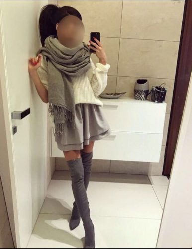 Neşeli balık etli kadın Bedihe