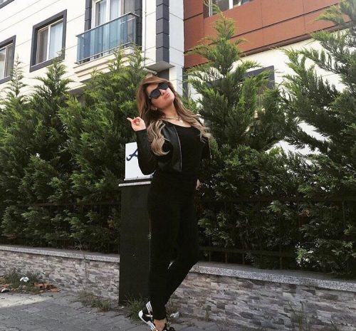 Neşeli dans yapan escort Hatice