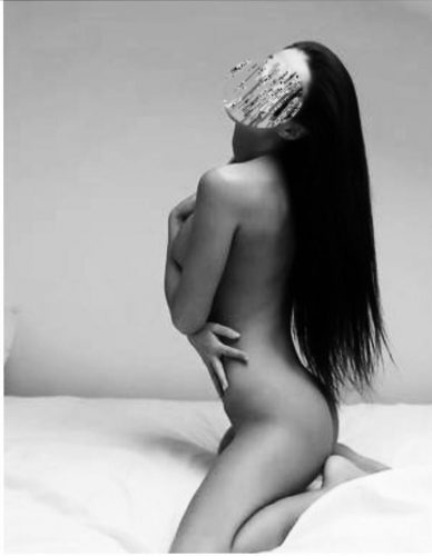 Olağanüstü esmer eskort Ruhan