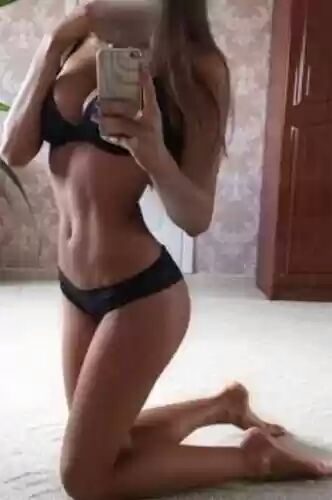 Rus'nın Büyüleyici Eskort Kızının Sizi Bekliyor