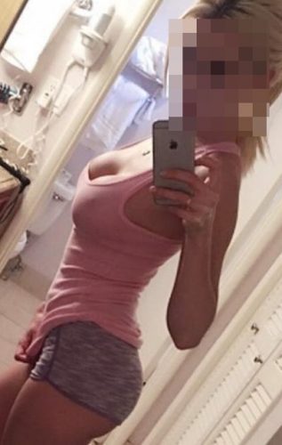 Samimi öpüşmeyi seven kadın