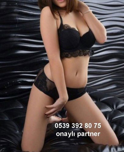 Seçkin dans yapan bayan Hafize