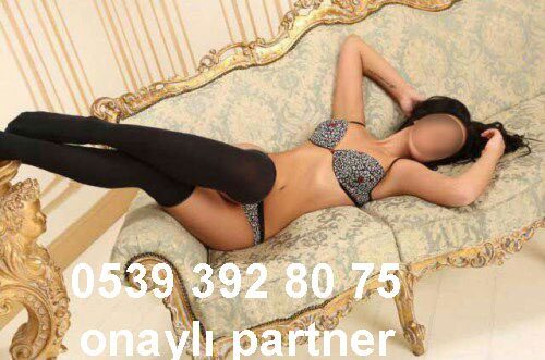 Seçkin dans yapan bayan Hafize