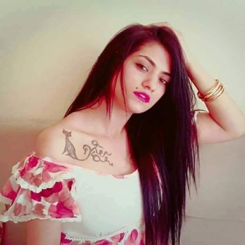 Seçkin fatezi yapan kadın çağri