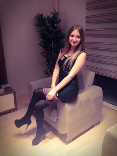 Şık deneyimli kız Emel