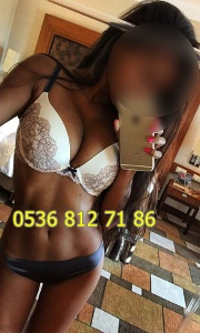 Sinemalı Kız: Muhteşem Bir Görüntü