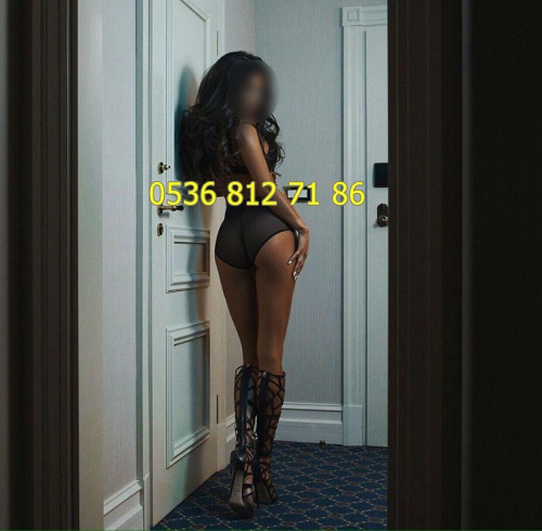 Sinemalı Kız: Muhteşem Bir Görüntü