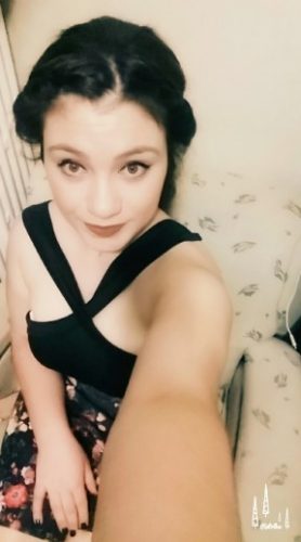 Süper dansöz Nehir