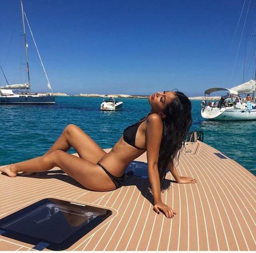 Süper esmer kadın Arife